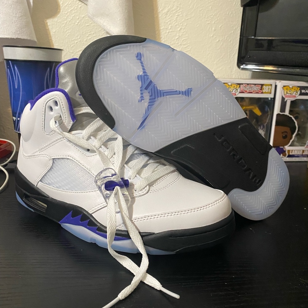 Jordan 5 dark concords size 8.5
